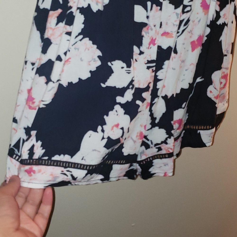 Floral Romper - Picture 5 of 5